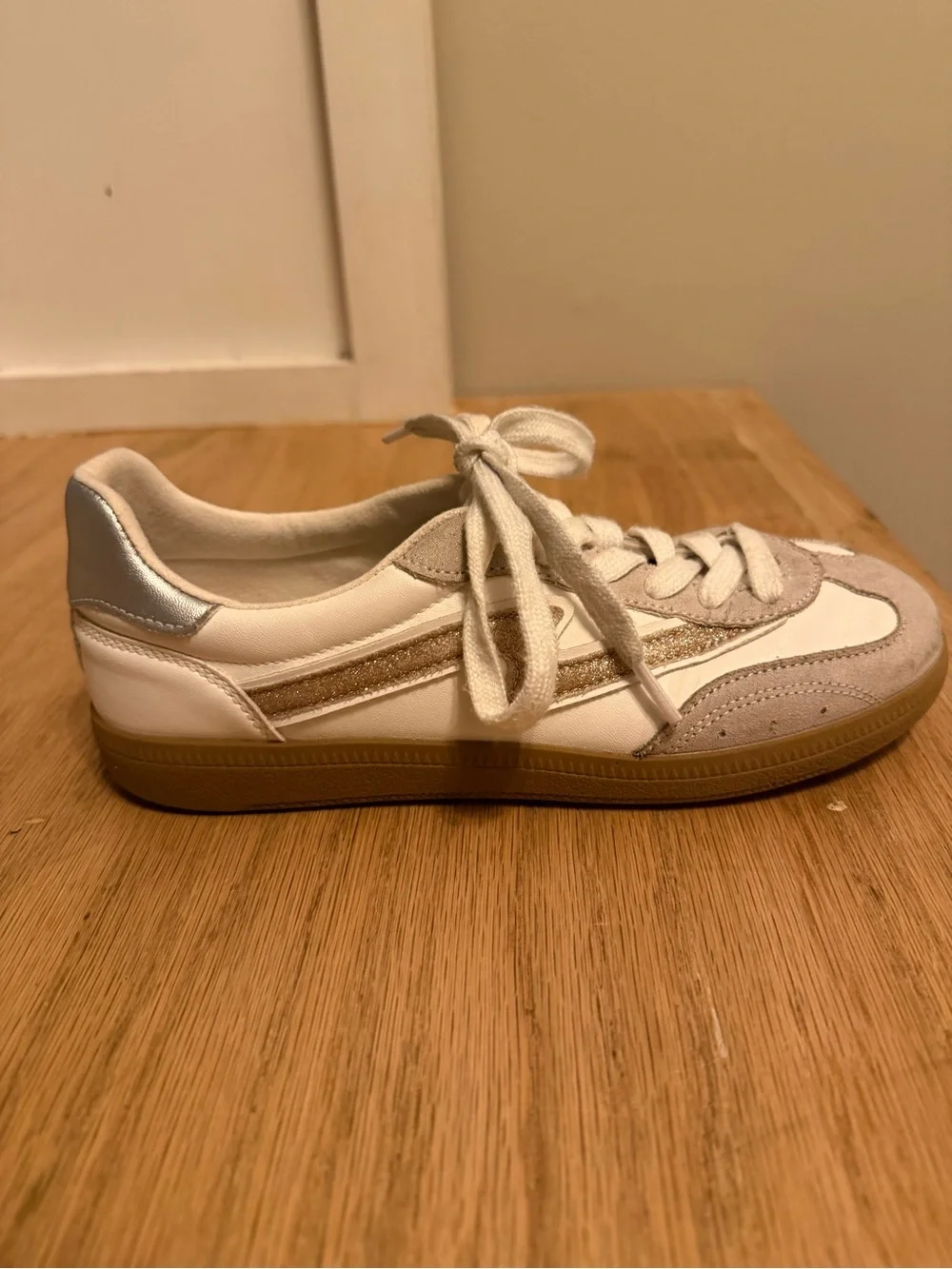 Madden Girl Women's Cream & Taupe Lace-Up Retro Sneakers